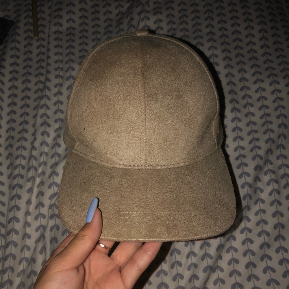 Suede nude colored hat